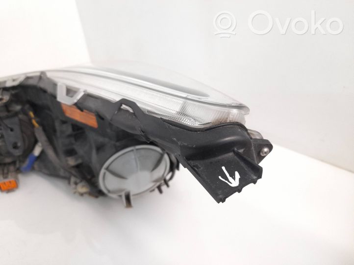 Subaru Outback Lampa przednia 10020064