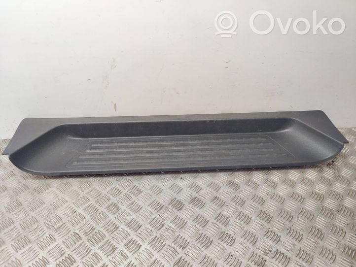 Volkswagen Transporter - Caravelle T5 Garniture de marche-pieds arrière 7H0863725T