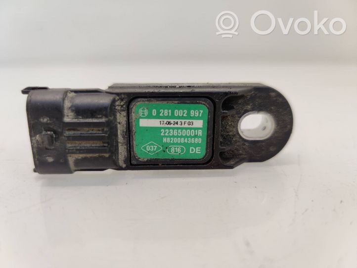 Nissan Qashqai Sensor de temperatura de la toma de aire 223650001R