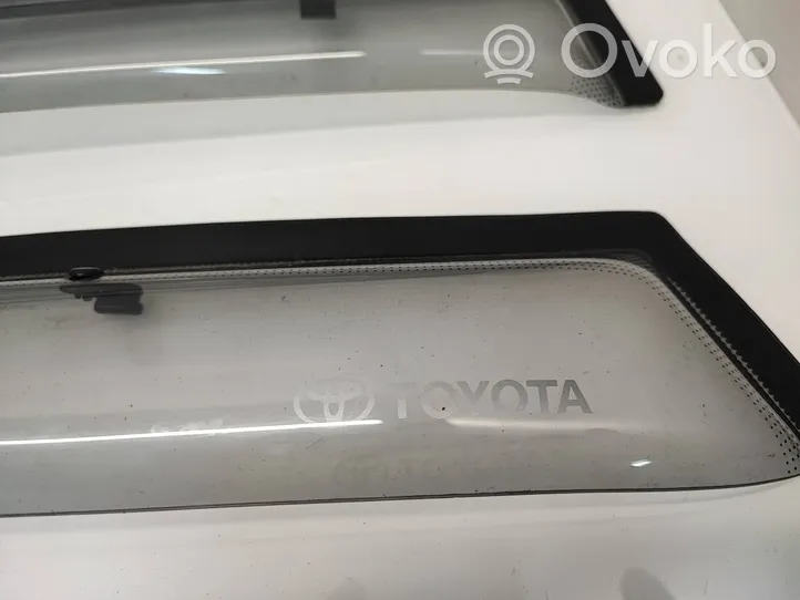 Toyota RAV 4 (XA40) Deflettore d'aria portiera anteriore 