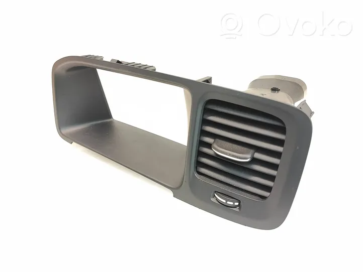 Volvo S60 Centrālais gaisa ventilācijas režģis 30791675