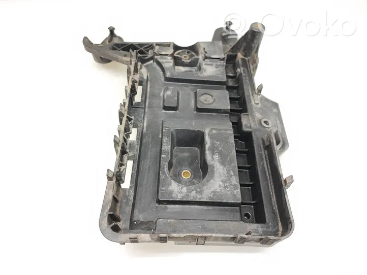 Volkswagen Caddy Boîte de batterie 1K0915333H