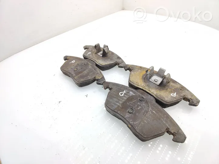 Volkswagen Caddy Brake pads (front) 