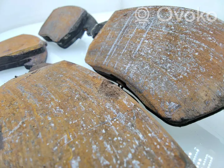 Volkswagen Caddy Brake pads (front) 