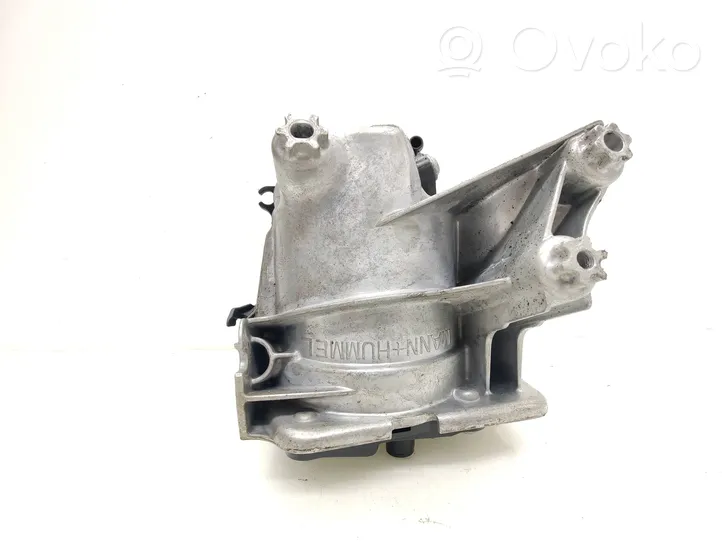 Ford Kuga I Filtre à carburant 9813802280