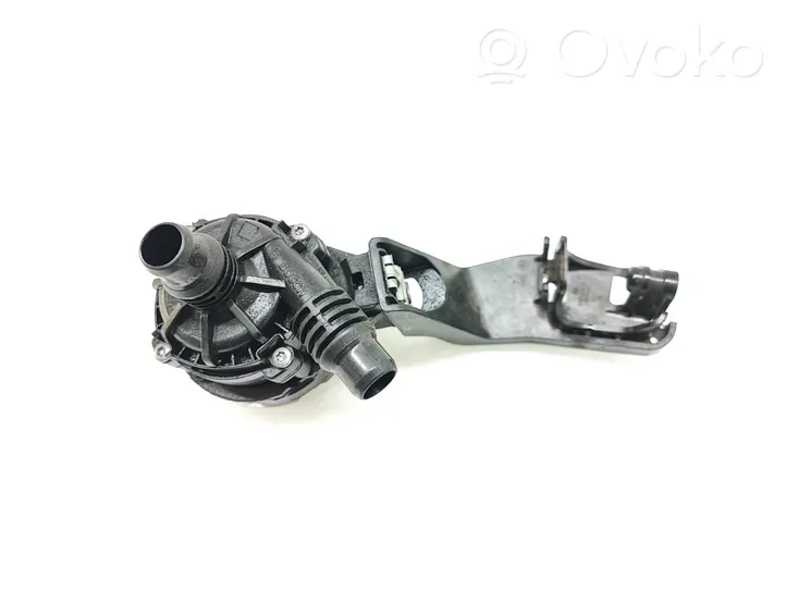 BMW 5 G30 G31 Pompa elettrica dell’acqua/del refrigerante ausiliaria 8840613