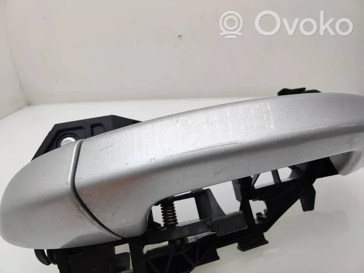 Volkswagen PASSAT B7 Front door exterior handle 3C0837885H