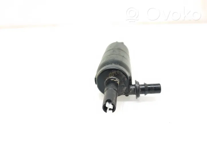 Volkswagen PASSAT B7 Headlight washer pump 6R0955681