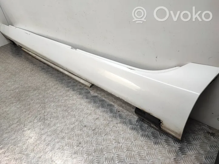 Volvo V40 Порог 31265846