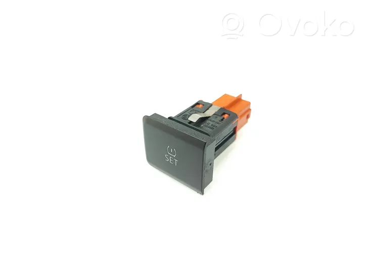 Volkswagen Transporter - Caravelle T5 Tyre pressure reset button TPMS 7E0927121