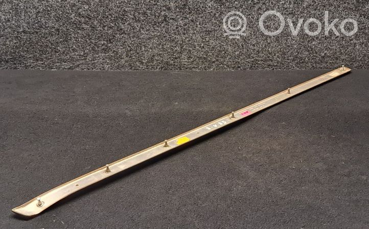 Audi A8 S8 D2 4D Moulure/baguette de porte avant 4D0867409