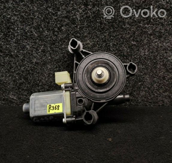 Audi TT TTS RS Mk3 8S Etuoven ikkunan nostomoottori 5Q0959801B