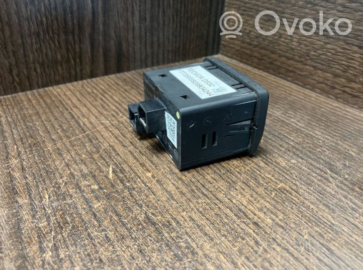 Buick Regal USB socket connector TECVOXD532