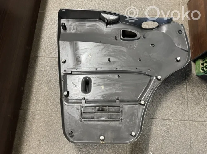 Iveco Daily 3rd gen Rivestimento del pannello della portiera anteriore 262000002