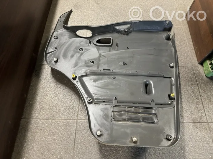 Iveco Daily 3rd gen Rivestimento del pannello della portiera anteriore 500339318