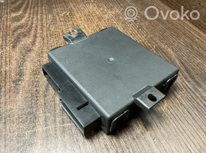 Iveco Daily 3rd gen Oven keskuslukituksen ohjausyksikön moduuli 500340911