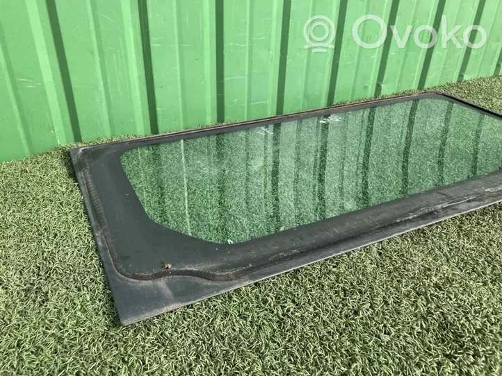 Renault Master III Rear side window/glass 833415113R