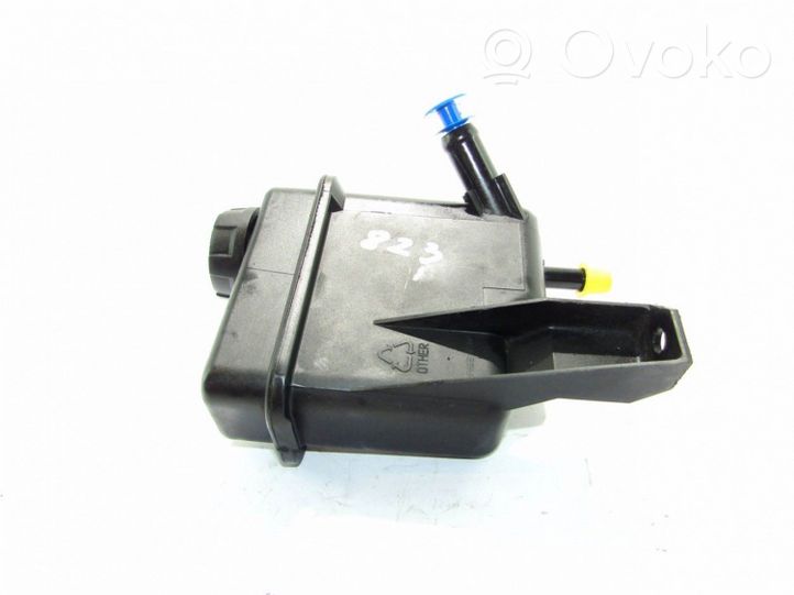 Volvo S40, V40 Power steering fluid tank/reservoir 