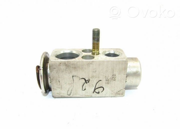 Mercedes-Benz E W211 Air conditioning (A/C) expansion valve 