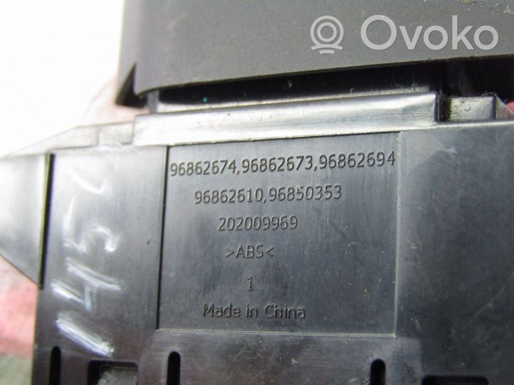 Chevrolet Orlando ESP (stability program) switch 