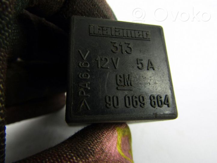 Opel Zafira A Window wiper relay 