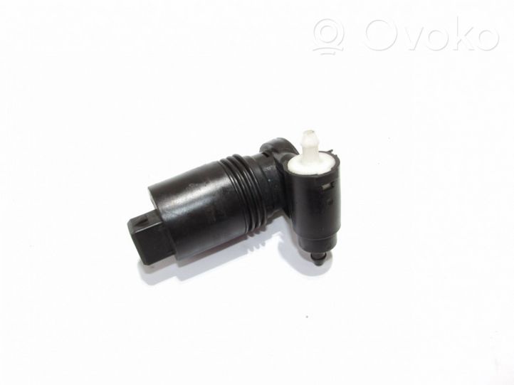 Audi A6 Allroad C5 Windscreen/windshield washer pump 