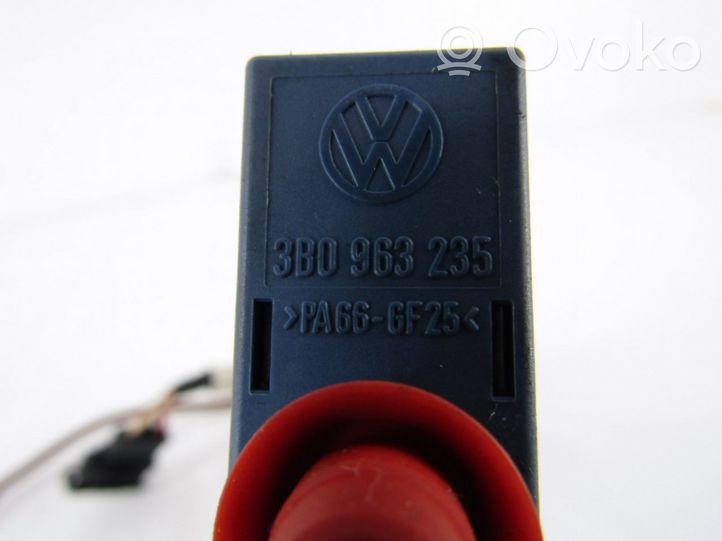 Volkswagen PASSAT B5.5 Scambiatore elettrico riscaldamento abitacolo 