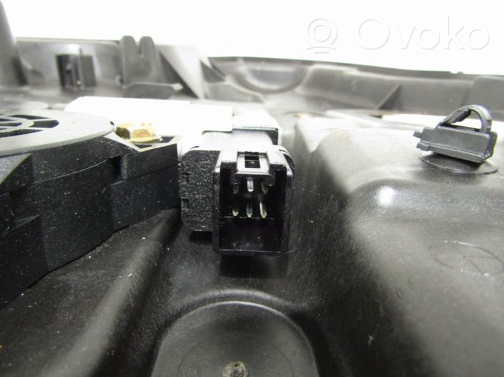 Mazda 3 I Mécanisme manuel vitre arrière 