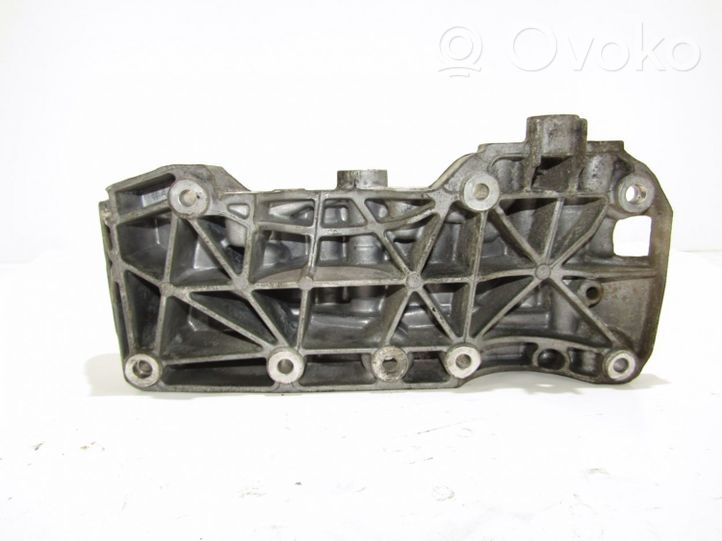 BMW X3 F25 Generator/alternator bracket 