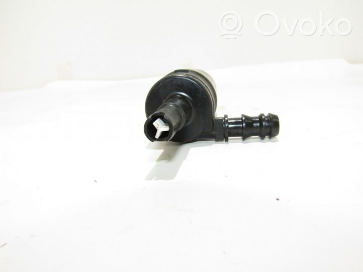 Volkswagen Touareg I Headlight washer pump 