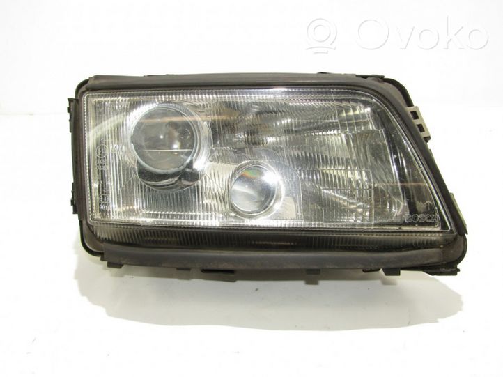 Audi A8 S8 D2 4D Lampa przednia 