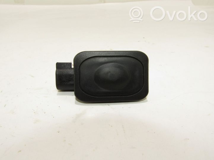 Ford Kuga II Tailgate opening switch 