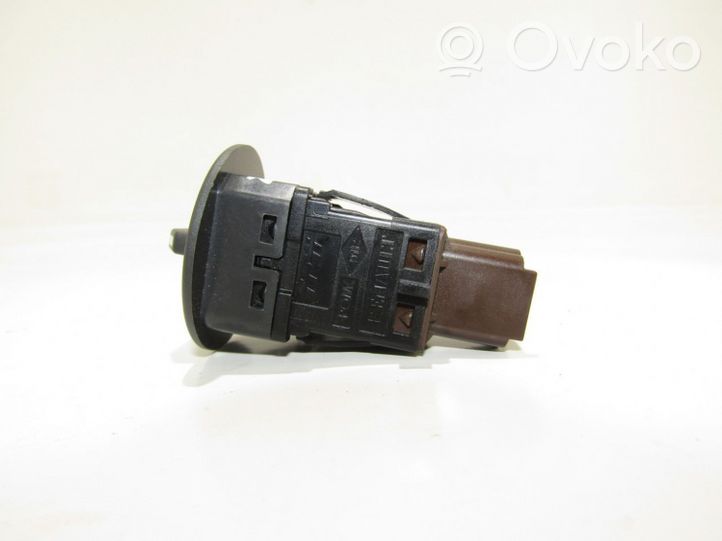 Renault Captur Passenger airbag on/off switch 