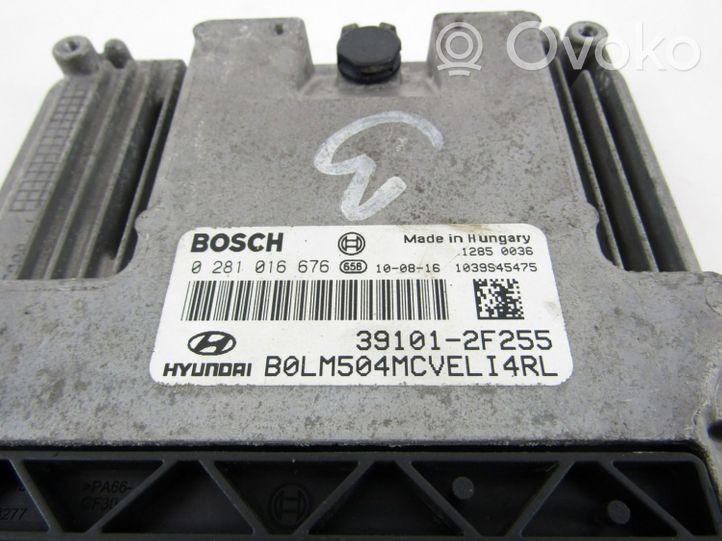 Hyundai ix35 Engine control unit/module 