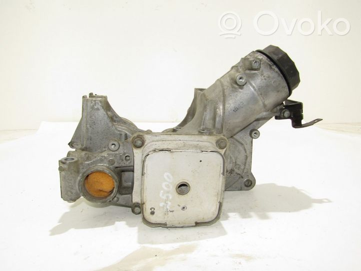 Honda CR-V Oil filter mounting bracket 