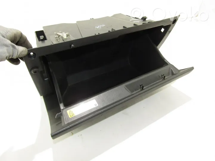 Opel Zafira B Glove box 