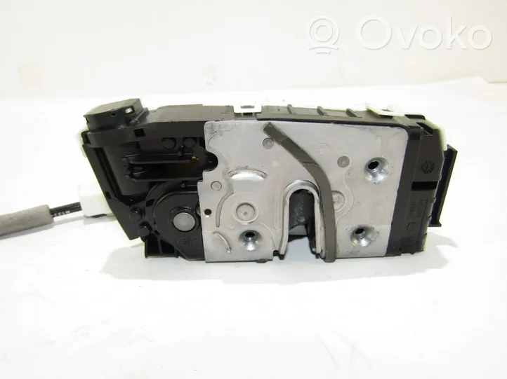 Mercedes-Benz A W176 Front door lock 