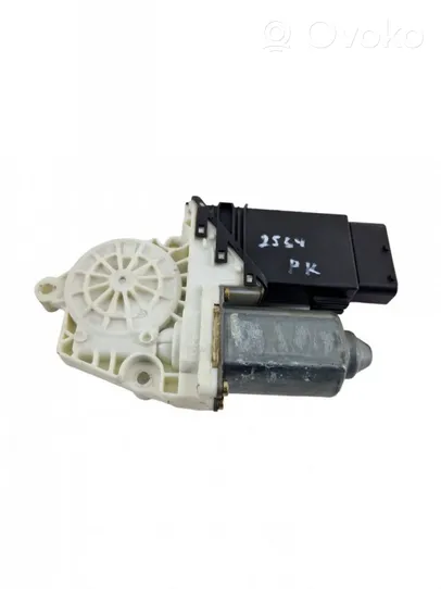 Volkswagen Bora Front door window regulator motor 