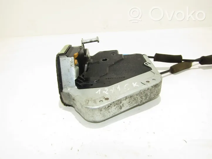 Toyota Avensis T270 Rear door lock 