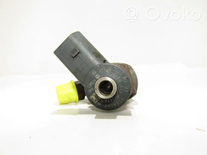 Volkswagen Golf VI Fuel injector 