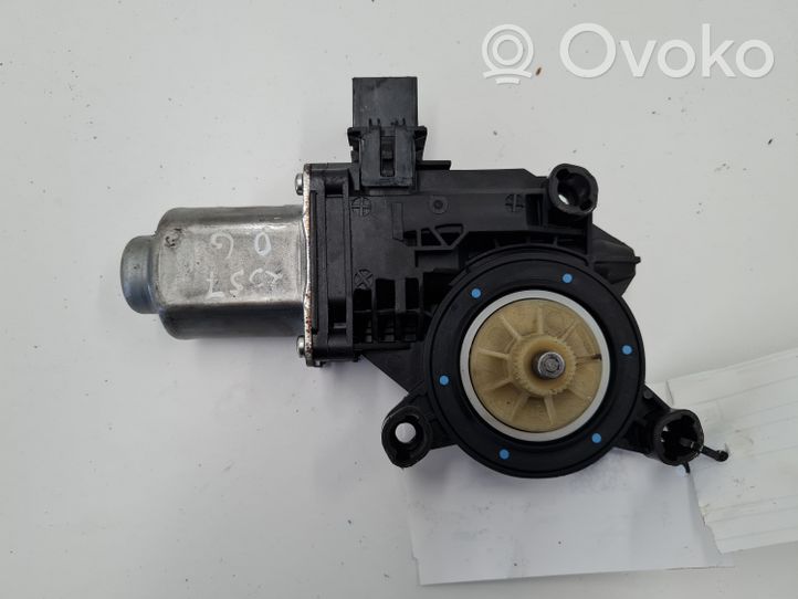 Volkswagen Jetta VI Takaoven ikkunan nostomoottori 6R0959812T