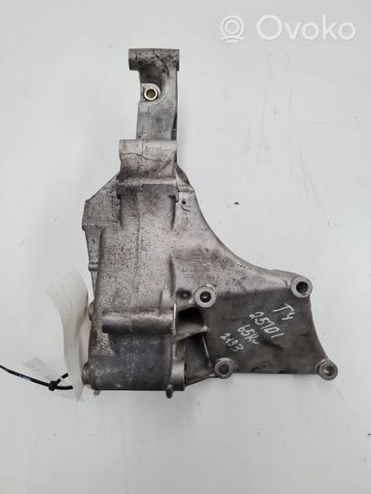 Volkswagen Transporter - Caravelle T4 Generator/alternator bracket 074145169F