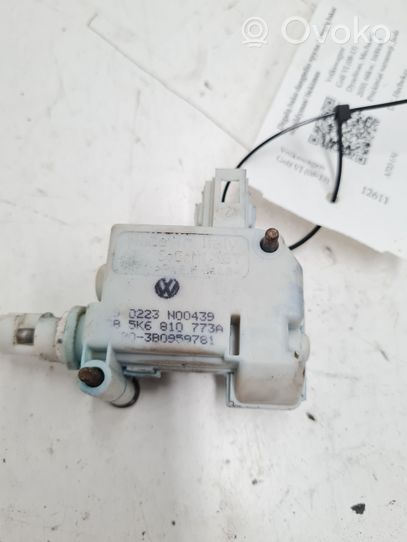 Volkswagen Golf VI Verrouillage du bouchon du réservoir de carburant 5K6810773A