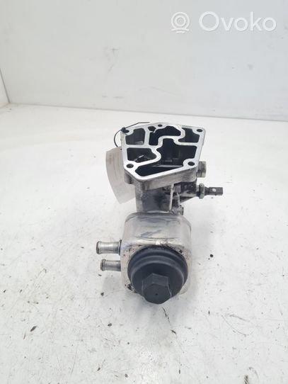 Volkswagen PASSAT B5 Support de filtre à huile 038115389B