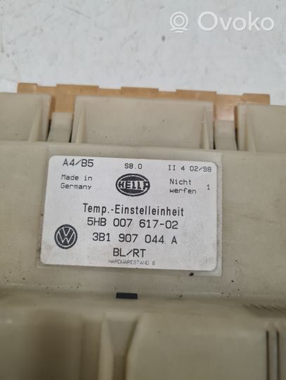 Volkswagen PASSAT B5 Oro kondicionieriaus/ klimato/ pečiuko valdymo blokas (salone) 3B1907044A