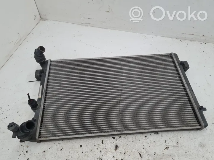 Volkswagen Golf IV Coolant radiator 1J0121253AD