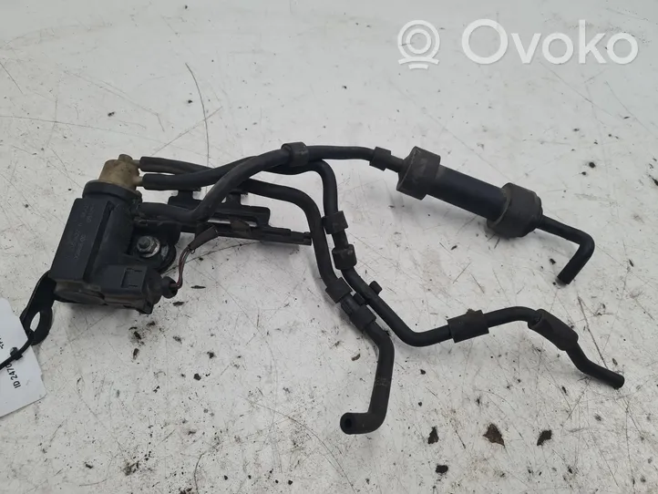 Volkswagen PASSAT B6 Valvola di depressione 1K0906627A