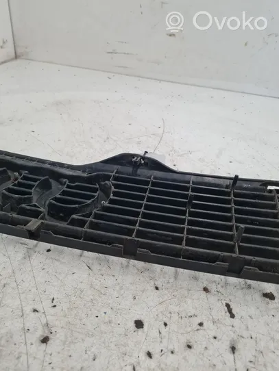 Audi 80 90 S2 B4 Grille de calandre avant 893853655