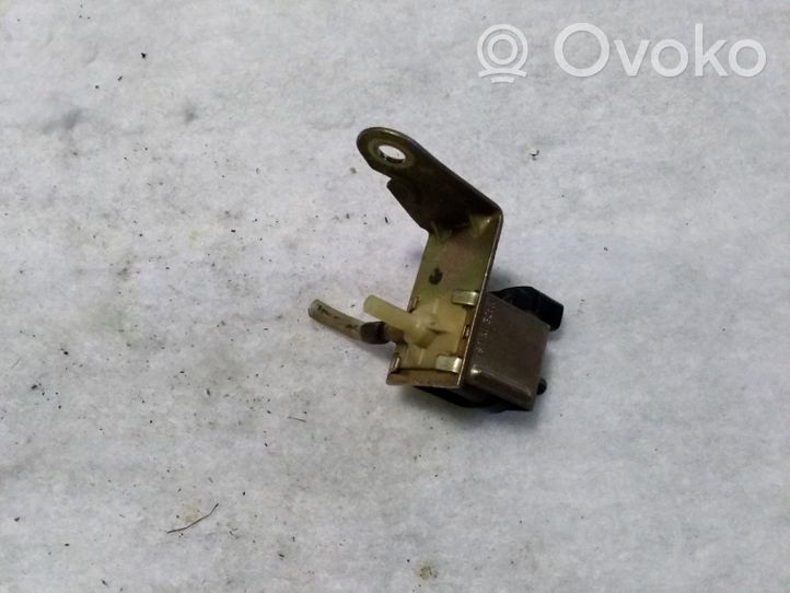 Audi A6 S6 C4 4A Solenoidinis vožtuvas 437906283A