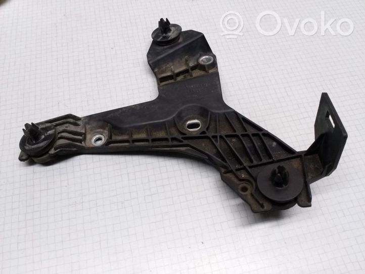 Volvo V70 Air filter cleaner box bracket assembly 30636575